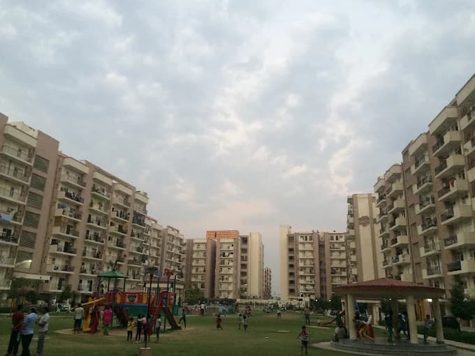 Trehan Hill View Garden view 3